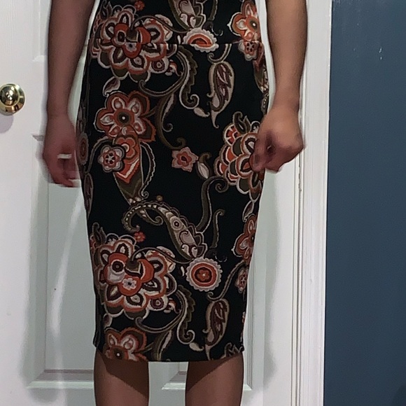 Beautiful pattern skirt - Picture 2 of 2